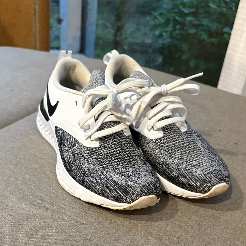 Nike Odyssey React Black, Gray & White Sneakers